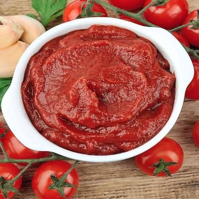 چرا رنگ رب گوجه‌فرنگی خانگی طبیعی‌تر است؟