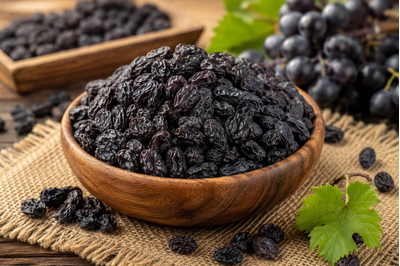 کشمش پلویی سیاه شیرین و خوشمزه 500 گرمی 