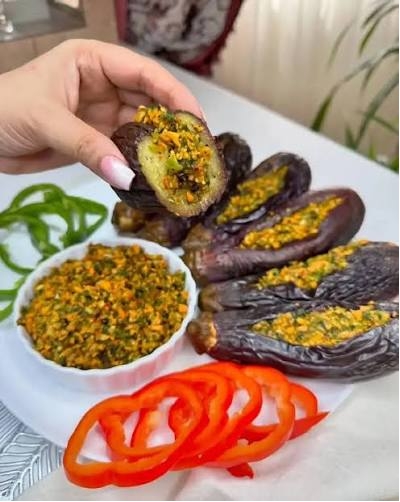 ترشی بادمجان شکم پر 900 گرمی 