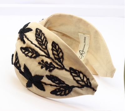 تل نخی کرم گلدوزی مدل گل سیاه/creamy black flower