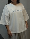 تیشرت باکسی never look وسط خط