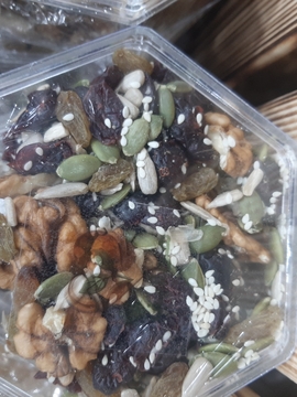 آجیل سالاد 