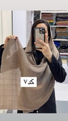 شال پلیسه برشکا طرح چهارخونه زری دار