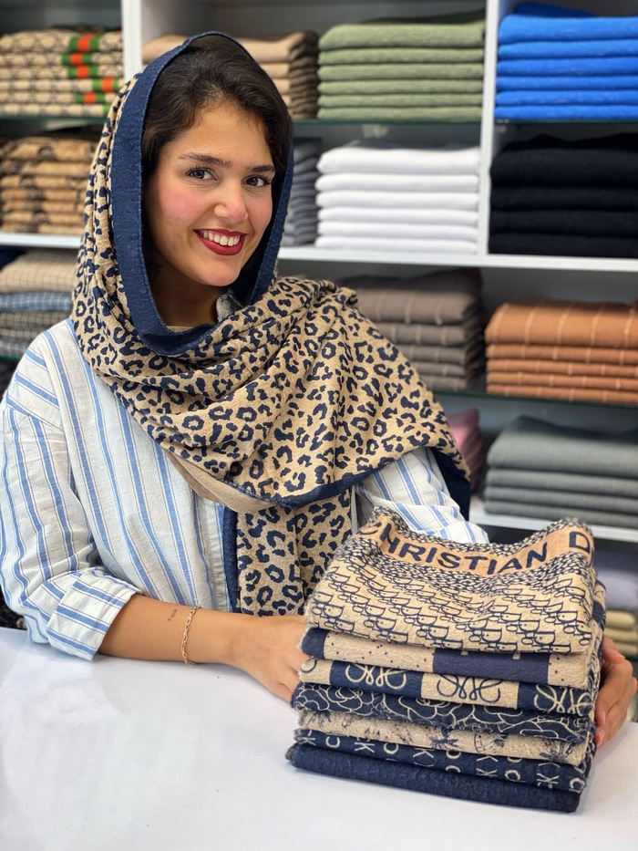 شال مخمل موهر چاپی سورمه ای 